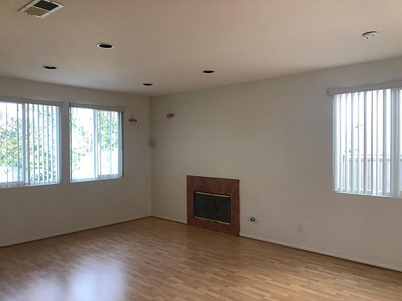 4th image of 10654 Eglantine Ct