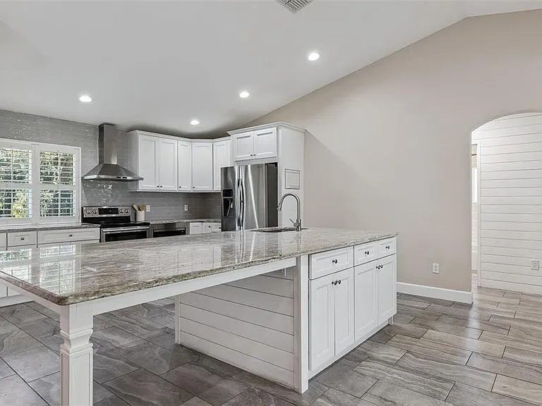 523 Fern St — Photo 9