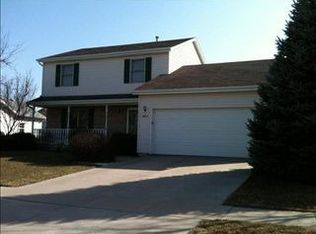 2817 Clearwater Ave, Bloomington, IL 61704