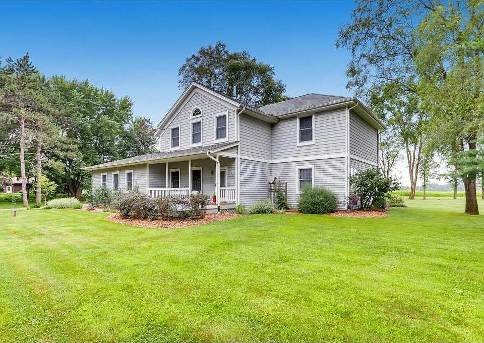 1st image of 380 Croixview Dr S