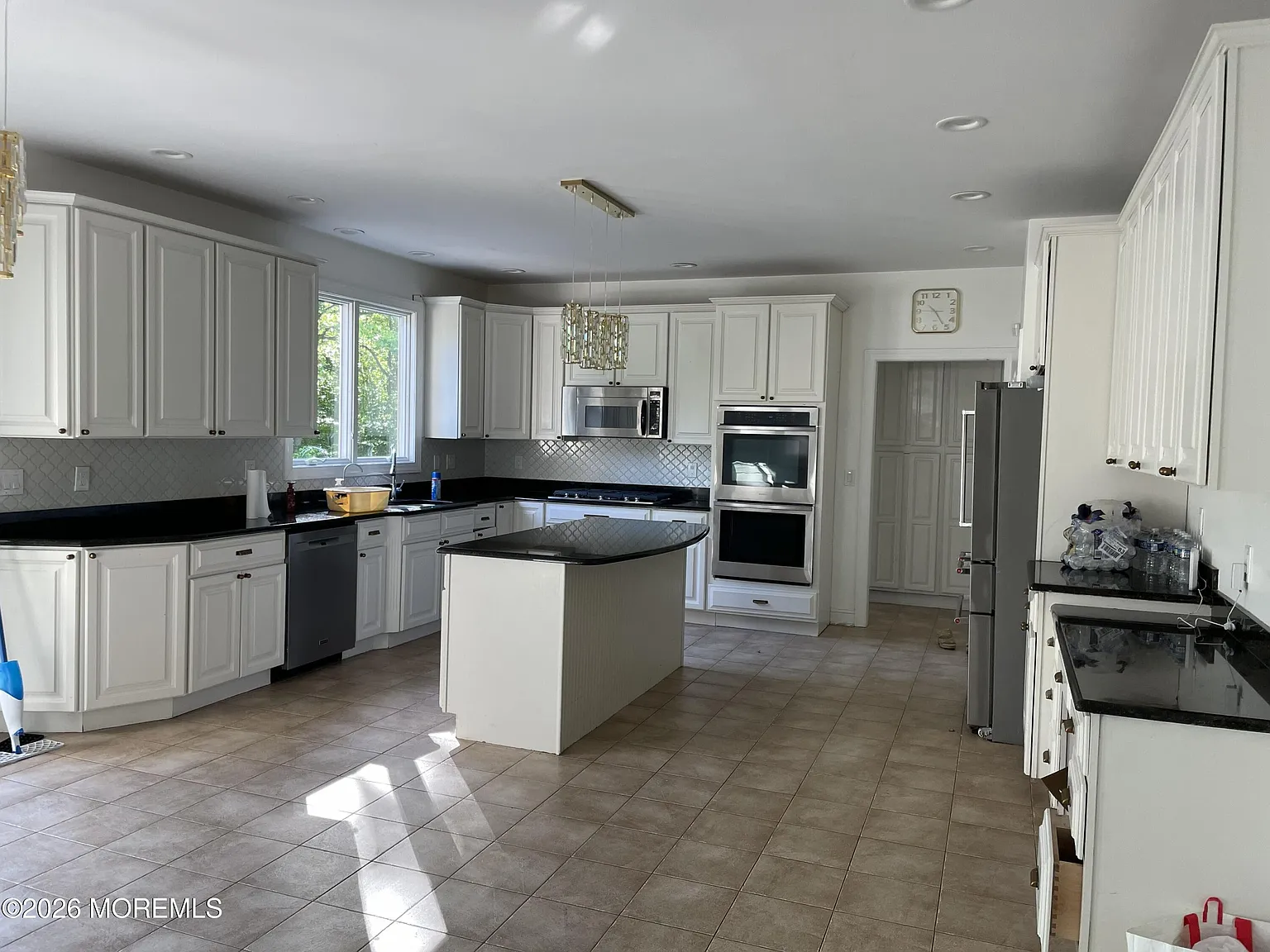 4 bed, 5.0 bath, 3443 sqft, $8,500 — Photo 4