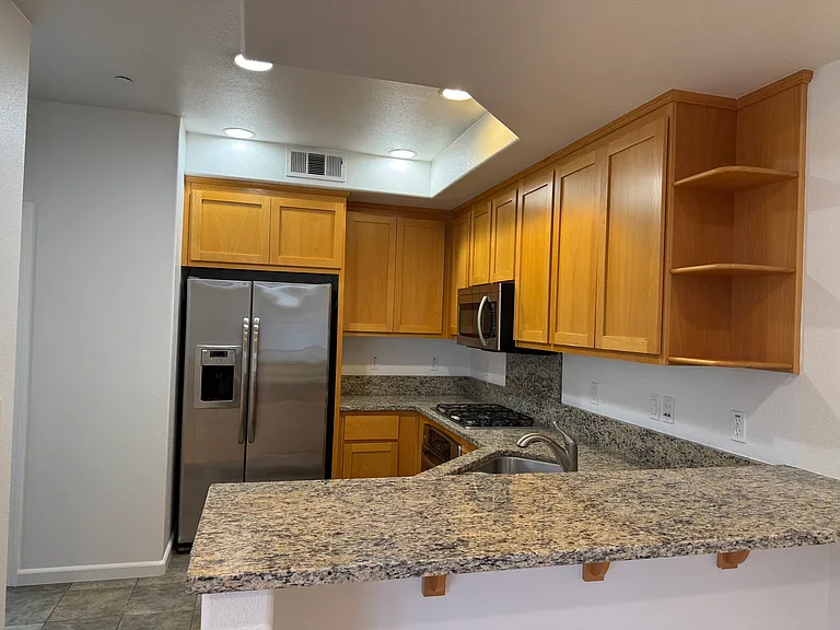 1195 Westbury Dr — Photo 9