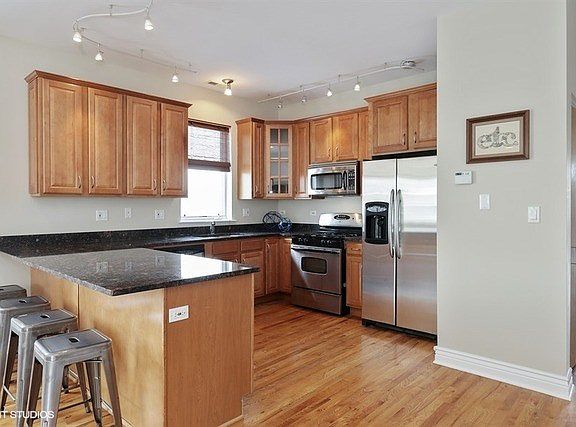 3rd image of 1835 N Milwaukee Ave #P5