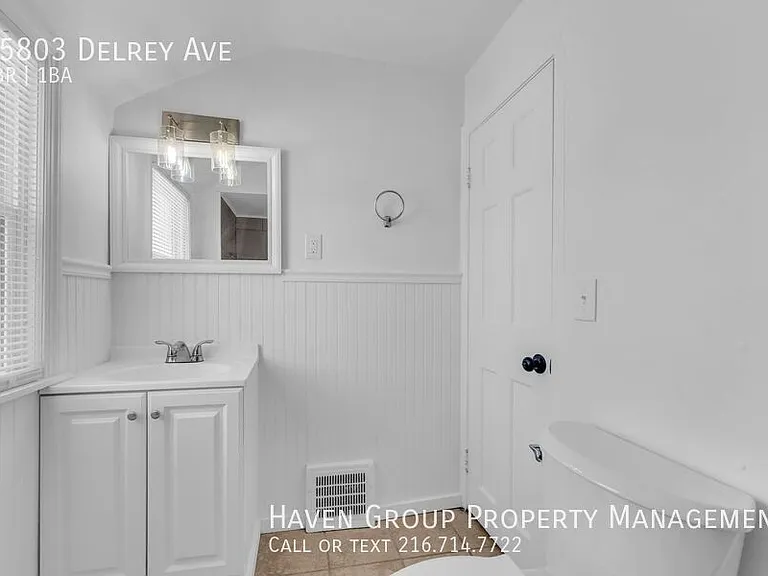 15803 Delrey Ave — Photo 17
