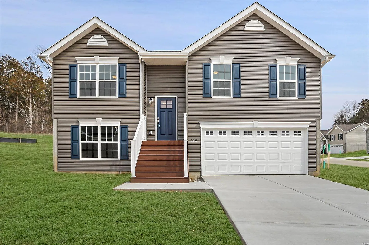 5842 Lookout View Ln photo 1