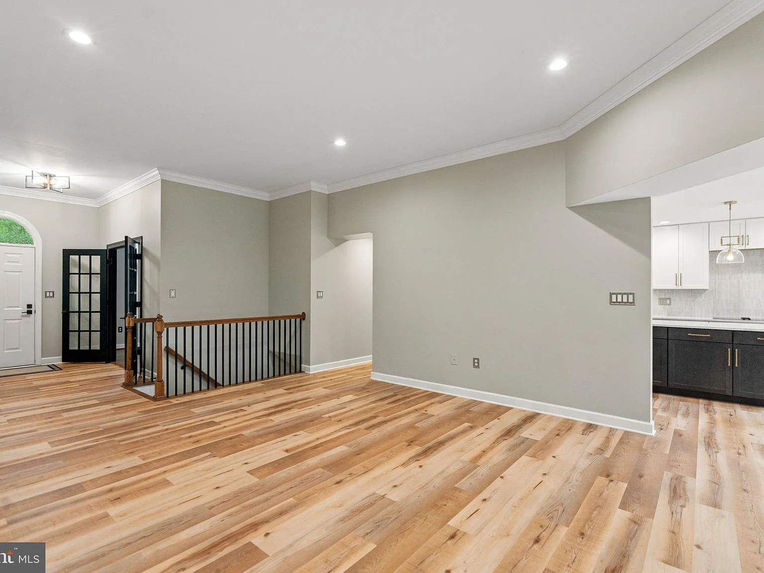 4 bed, 3.0 bath, 3423 sqft, $4,400 — Photo 4