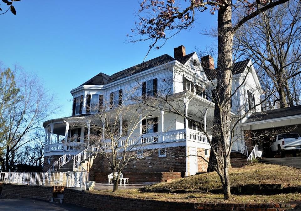 1st image of 1309 Roan St
