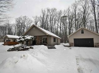 202 Larkmoor Ln, Roscommon, MI 48653