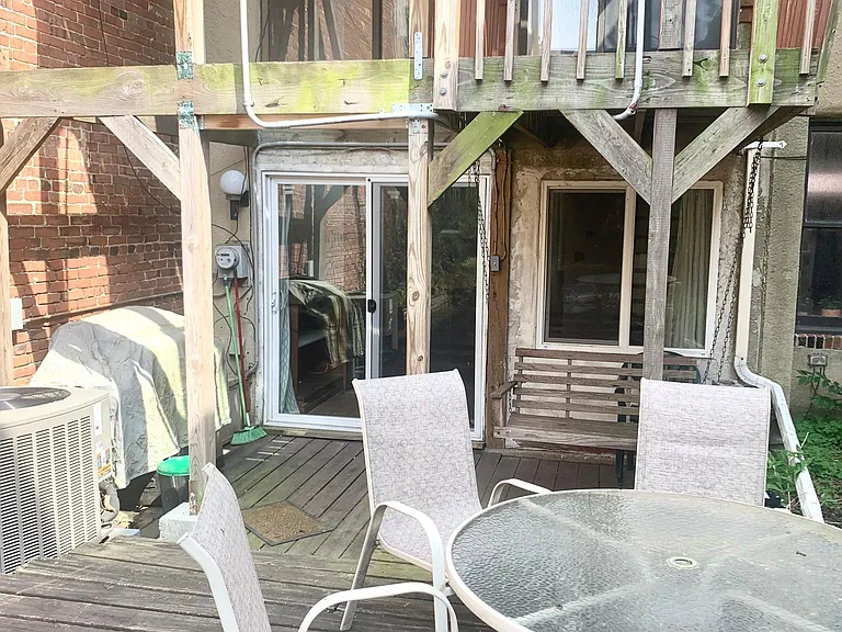 686 Washington Blvd — Photo 22