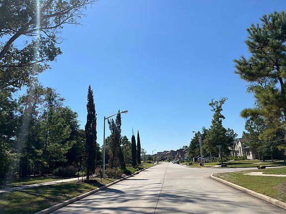 5th image of 18784 Laurel Hills Dr