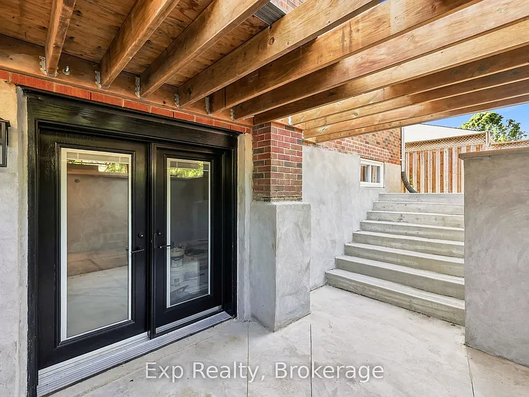 372 Major St #C — Photo 4