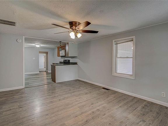 5th image of 2624 S Foltz St
