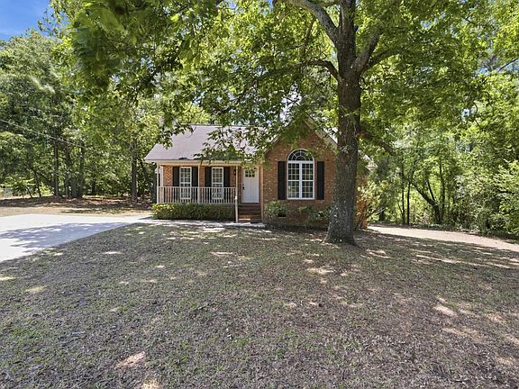 3rd image of 113 Maple Shade Ln