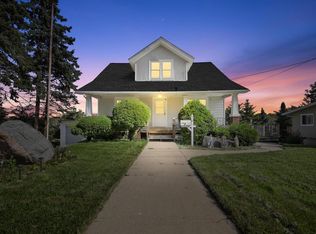 414 River Dr, West Bend, WI 53090