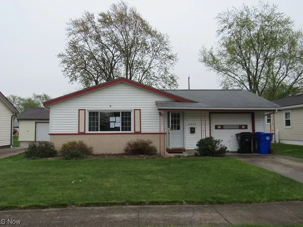 6459 Edgehurst Dr, Brookpark, OH 44142