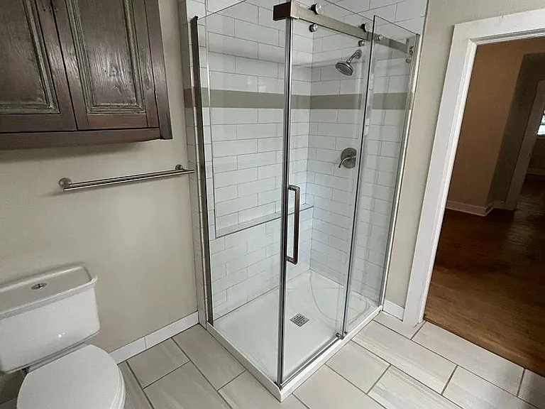318 E Webster St — Photo 14