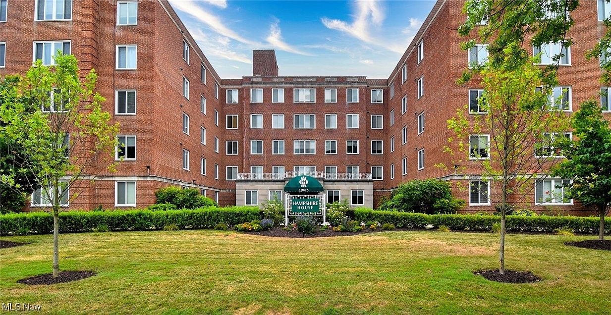 19425 Van Aken Blvd APT 410