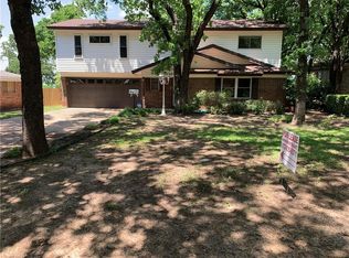 1009 Redbud Ct, Arlington, TX 76012