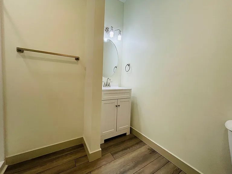 125 N Washington St — Photo 153
