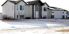 1st image of 577 38th Ave W