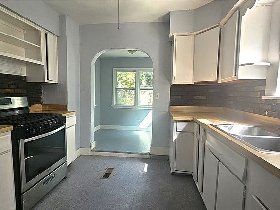 3rd image of 9910 Zimmer Ave