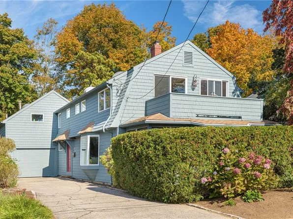 6 Arnold St, Barrington, RI 02806