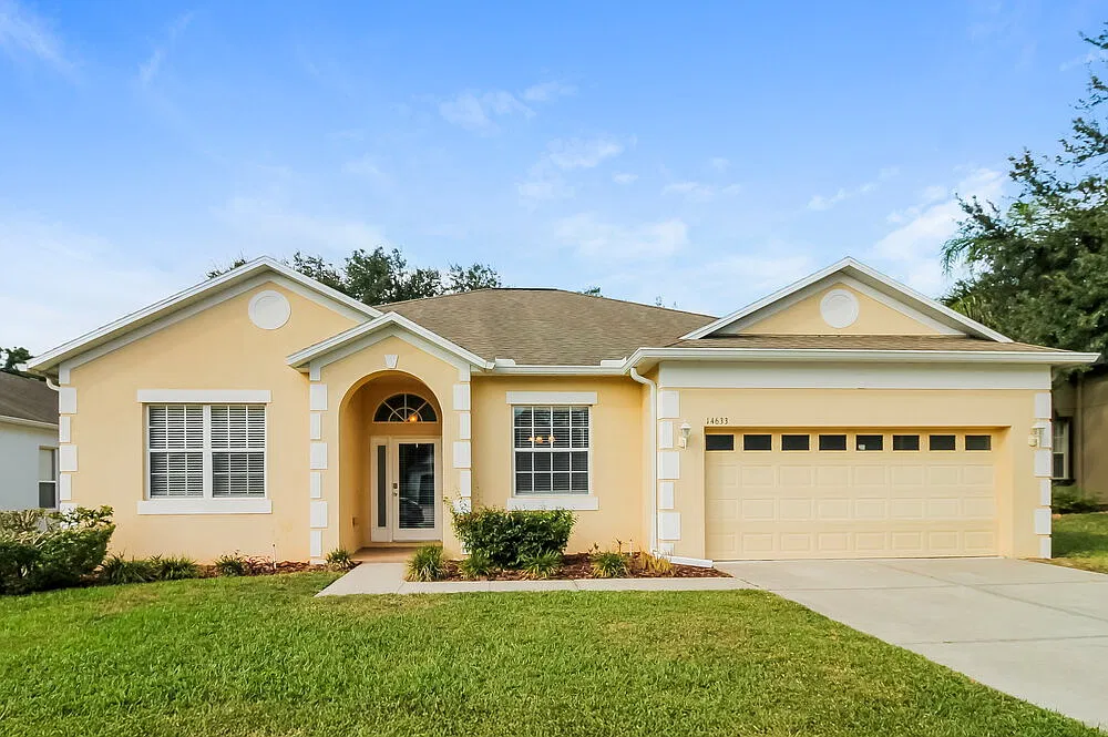 4 bed, 2.0 bath, 2079 sqft, $1,920 — Photo 1