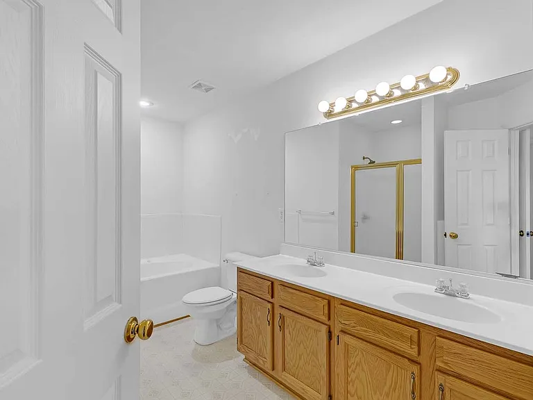 417 Belmont Cir — Photo 19