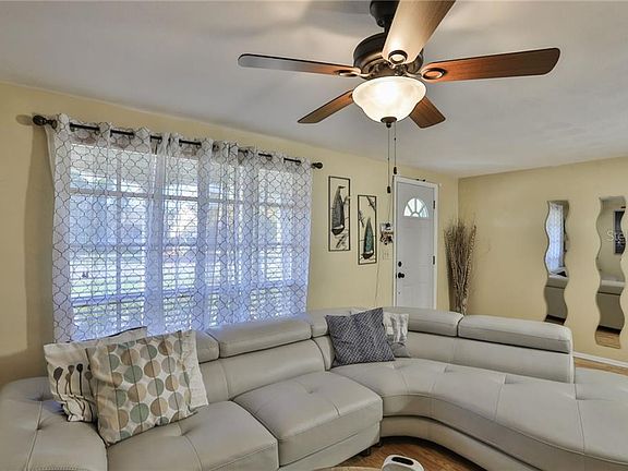 5th image of 3055 Rock Valley Dr