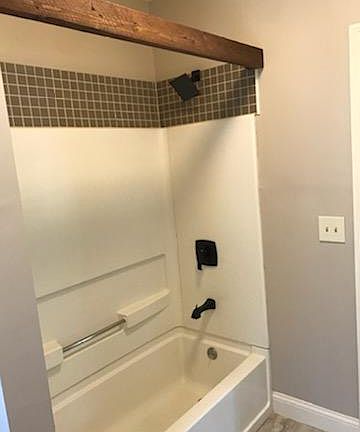 5th image of 4710 Hamilton Ave #1
