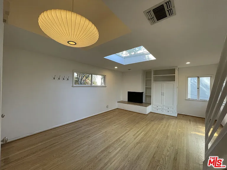 6216 Temple Hill Dr — Photo 4