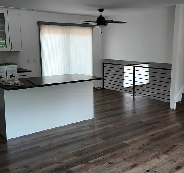 1404 Elm St — Photo 3