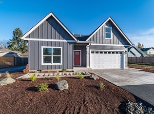 557 Honeysuckle Ln, Eugene, OR 97401