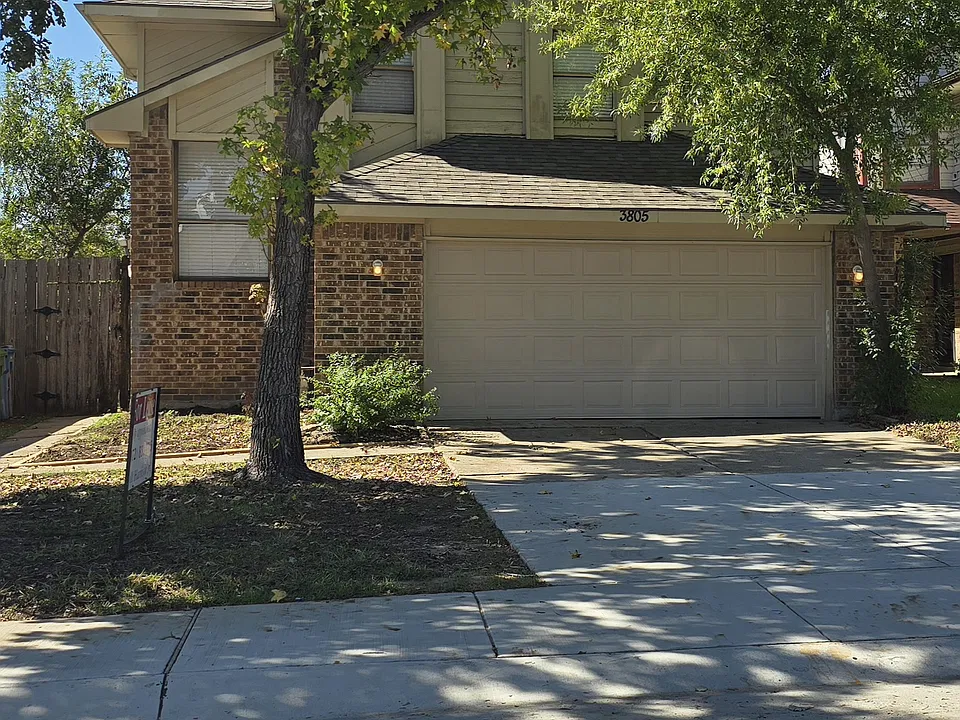 3805 Clover Hill Ln
