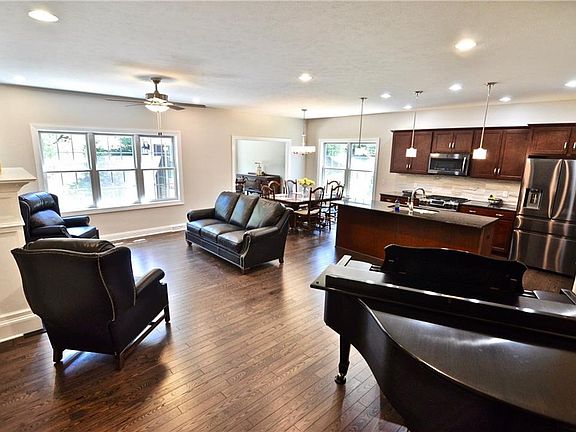 2nd image of 6331 Stonebrook Dr #4