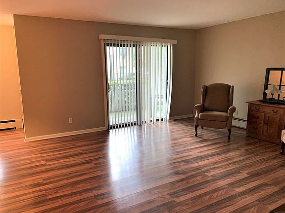 4th image of 24 Richmond Blvd Unit 1B