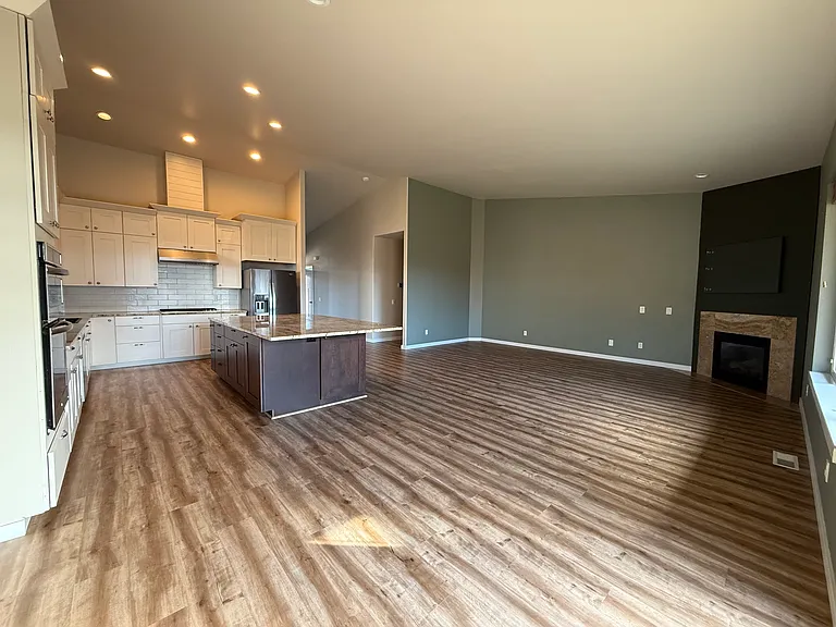 602 W Ridgeview Ln — Photo 5