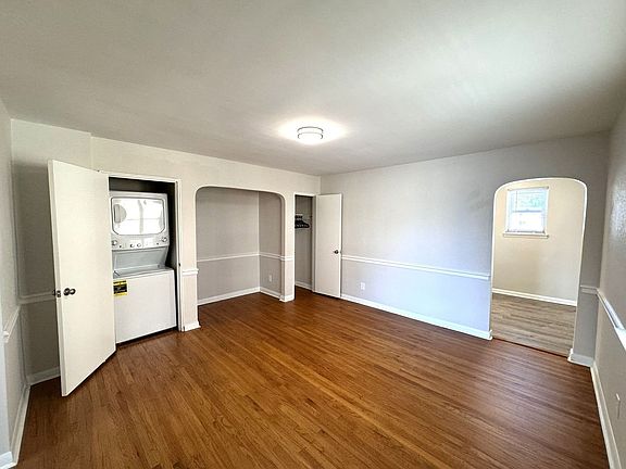 4th image of 168 Shadeland Ave #1