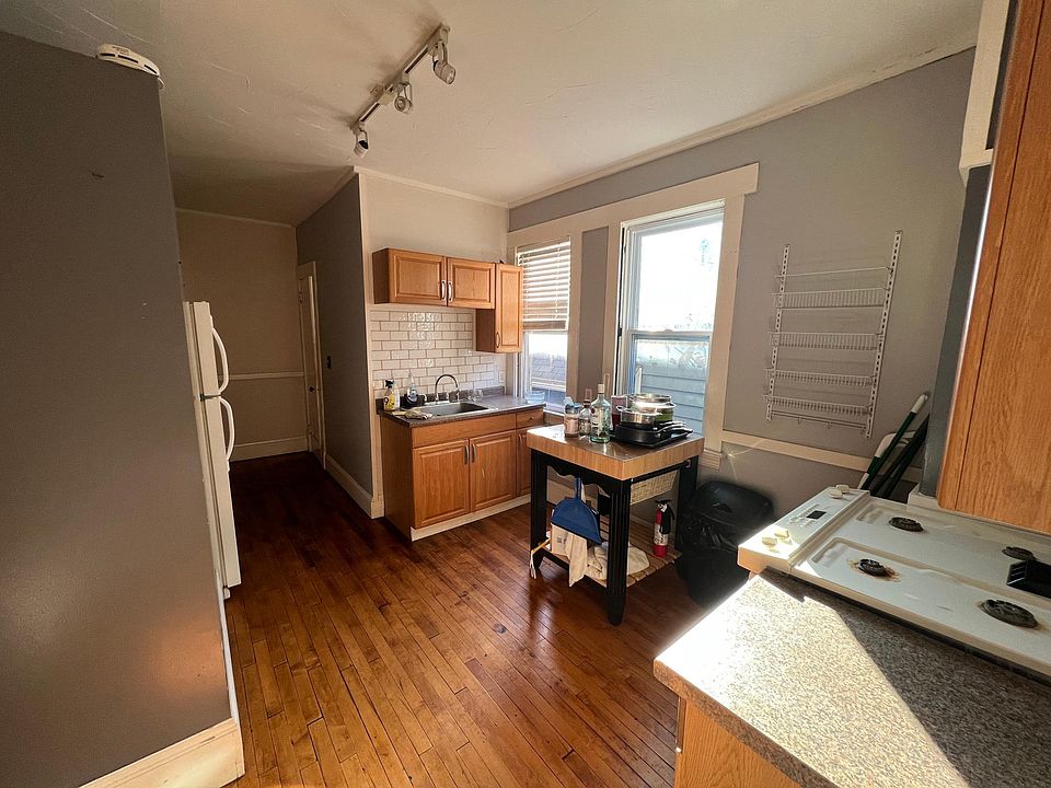 1st image of 2483 Thurman Ave #3