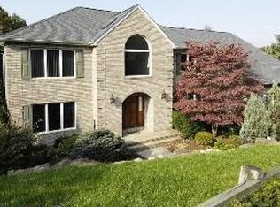 136 Chopin Dr, Wayne, NJ