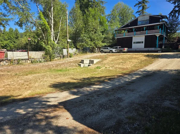 1037 Raft River Rd, Clearwater, BC V0E 1N1