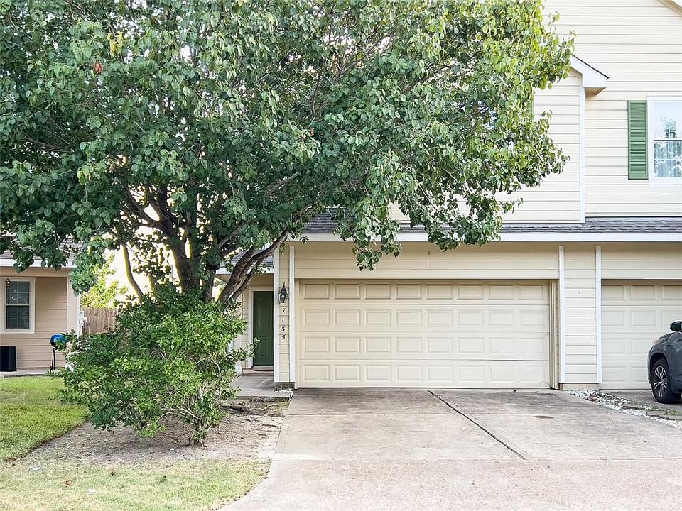1st image of 17135 Oakwood Chase Dr
