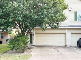 17135 Oakwood Chase Dr, Spring, TX 77379