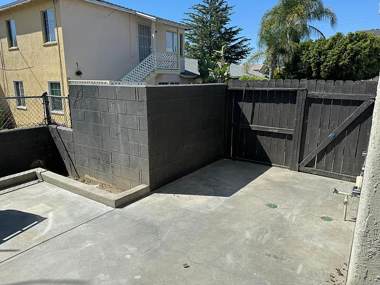 11818 Vanowen St — Photo 10