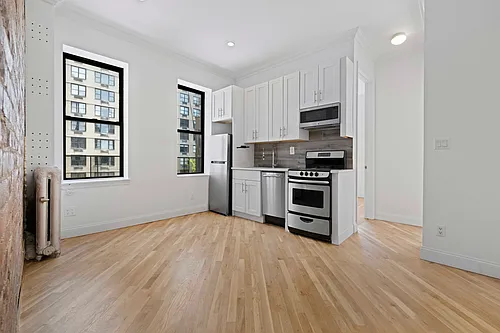 230 E 27th St #3 Photo 1