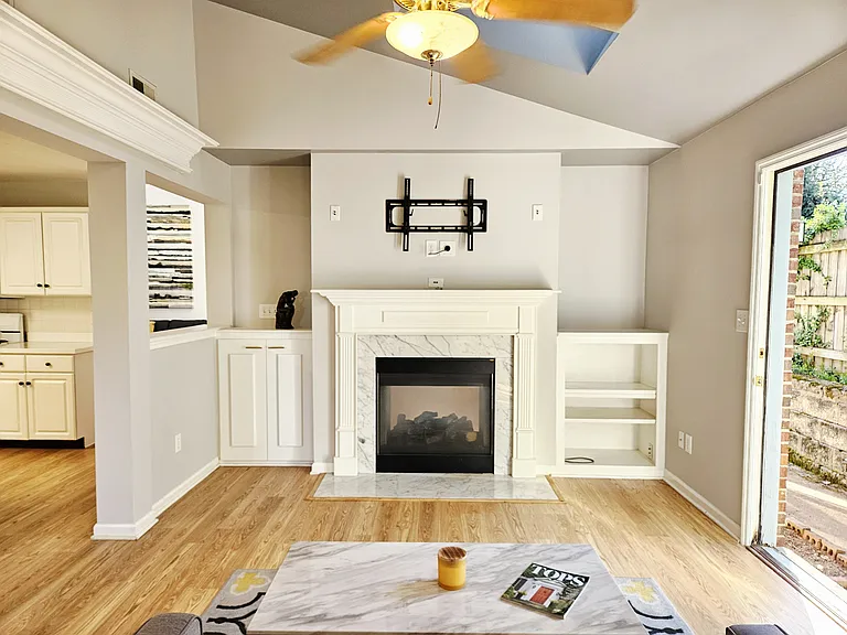 2216 Burns Ct — Photo 6