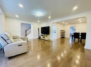 53-40 201st St, Oakland Gardens, NY 11364