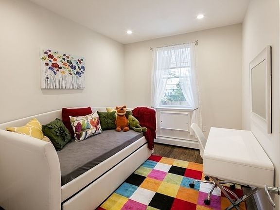 4th image of 454 E 29th St APT 3A