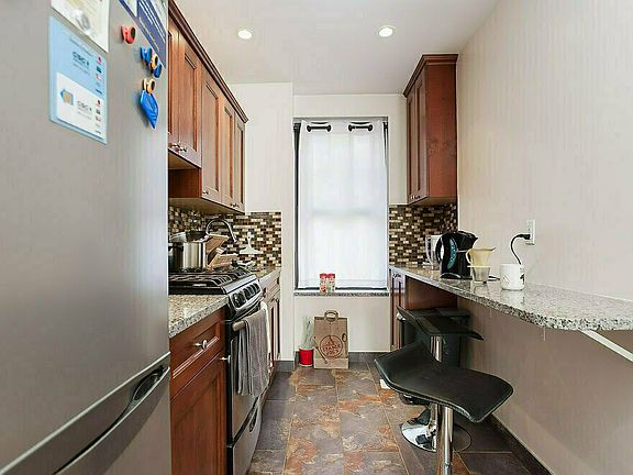2nd image of 301 W 19th St APT 43