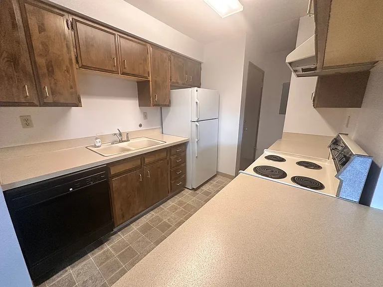 1013&1021 1033 Kirkland Ave NE — Photo 9